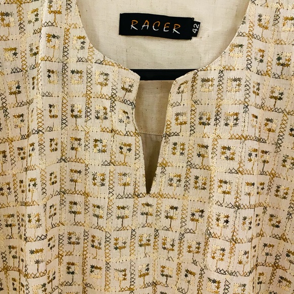 Women embroidery short top(Kurta) - Picture 2 of 3